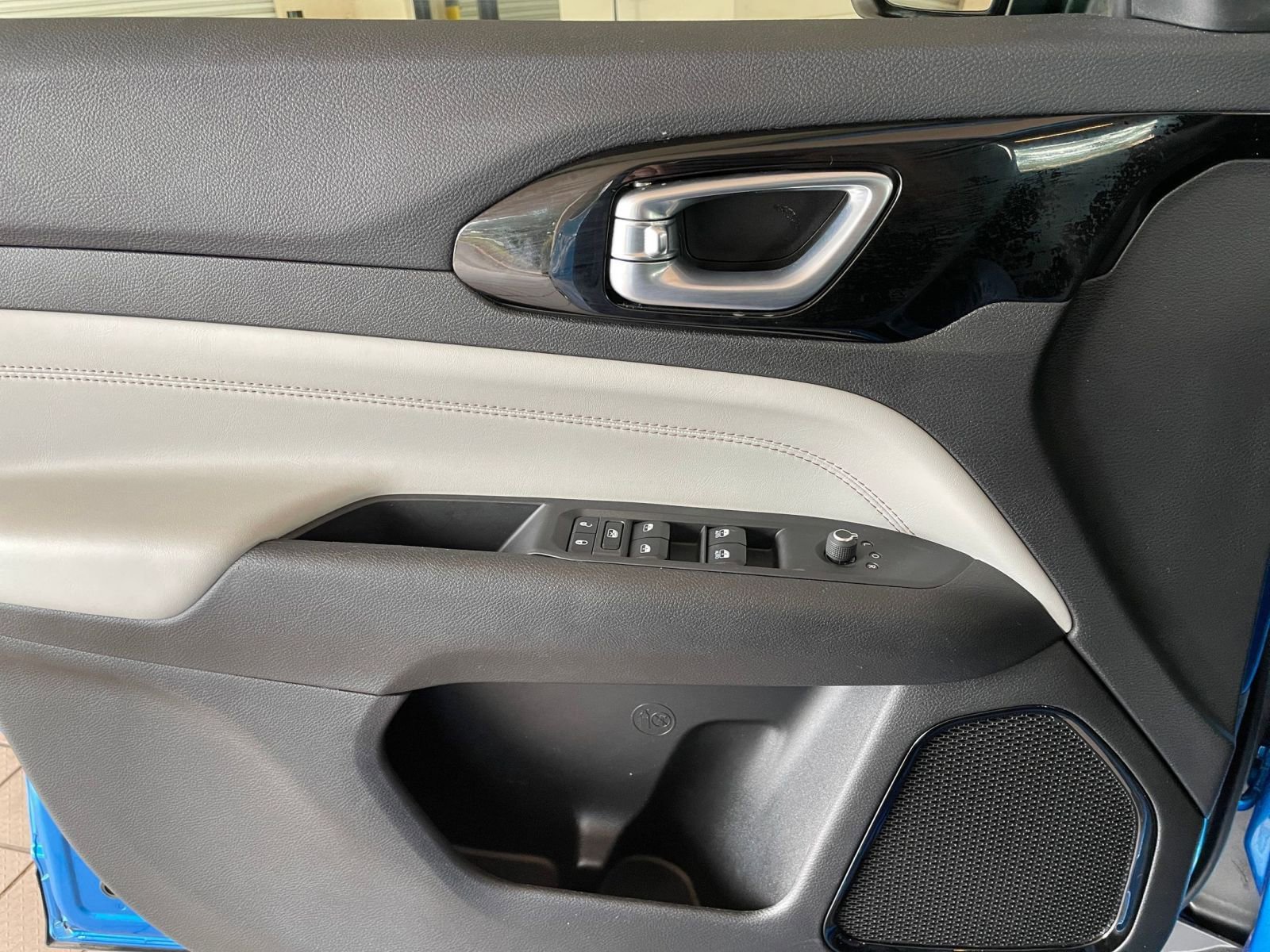 Thumbnail: 2025 Jeep Compass - 18