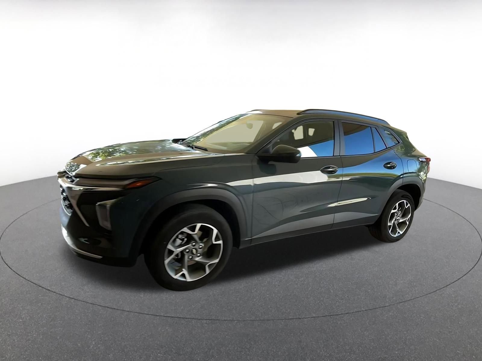 Thumbnail: 2025 Chevrolet Trax - 8