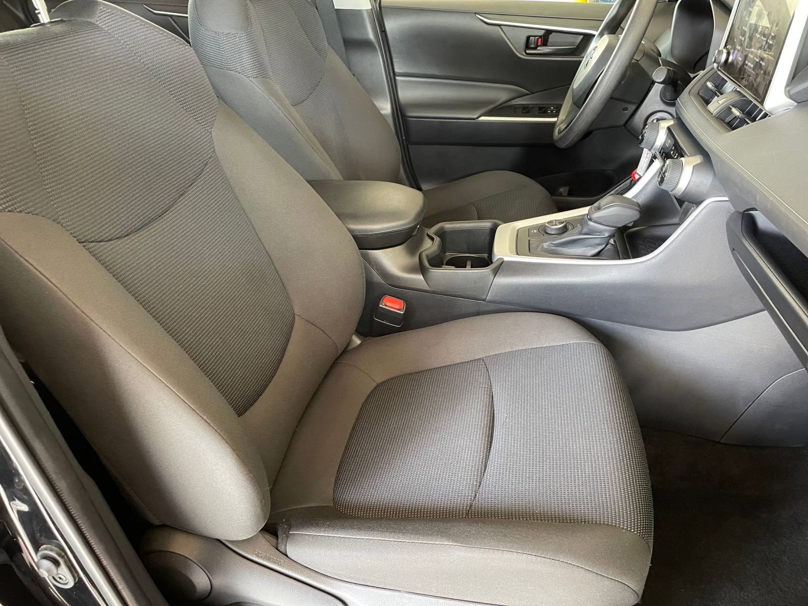 Thumbnail: 2025 Toyota RAV4 - 35