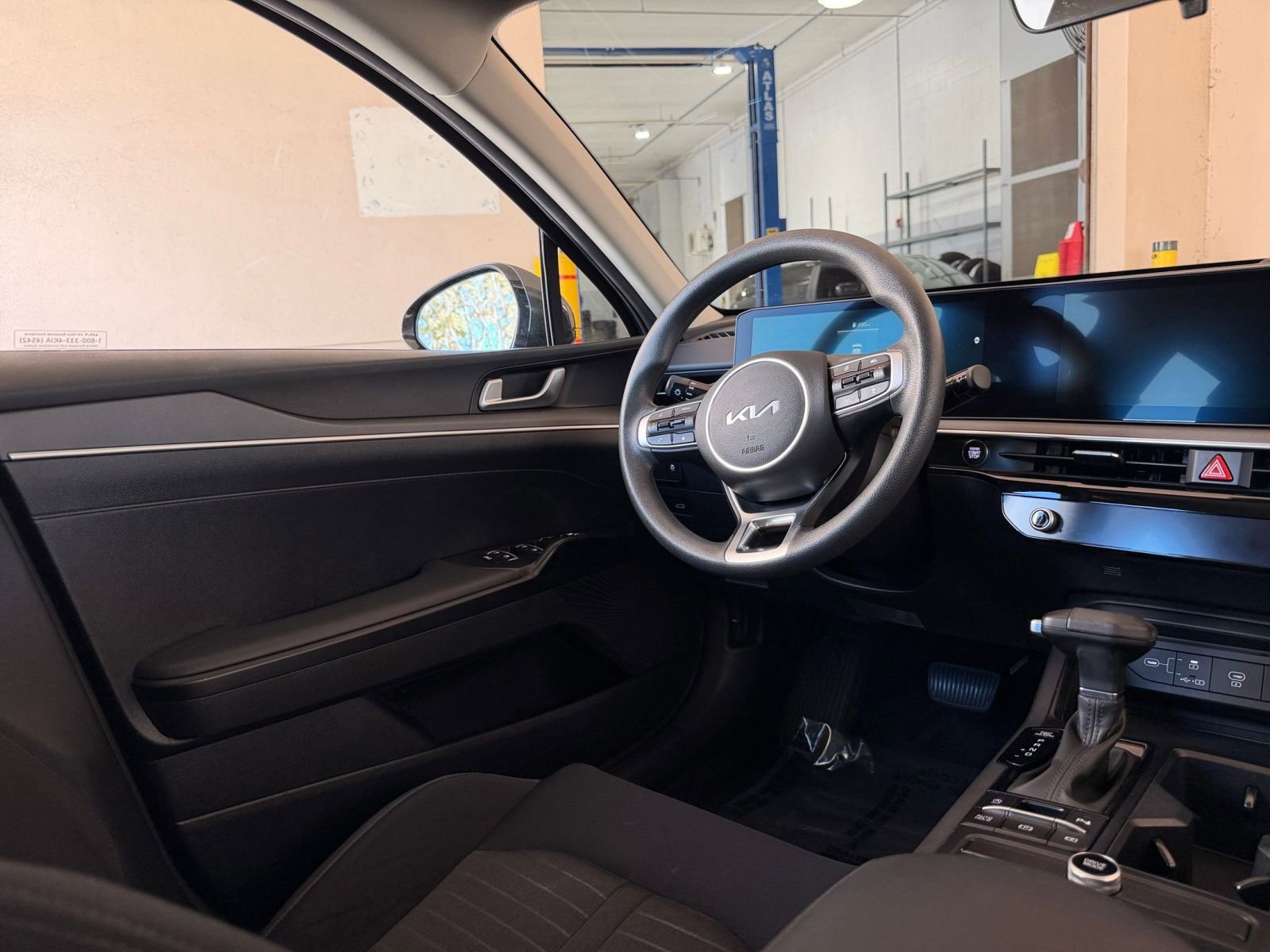 Thumbnail: 2025 Kia K5 - 29