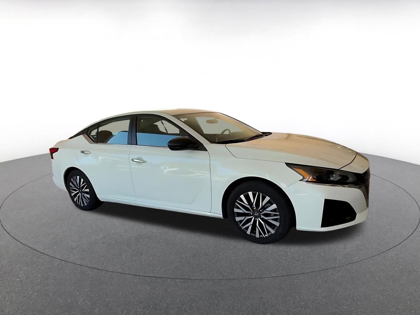 Thumbnail: 2025 Nissan Altima - 2