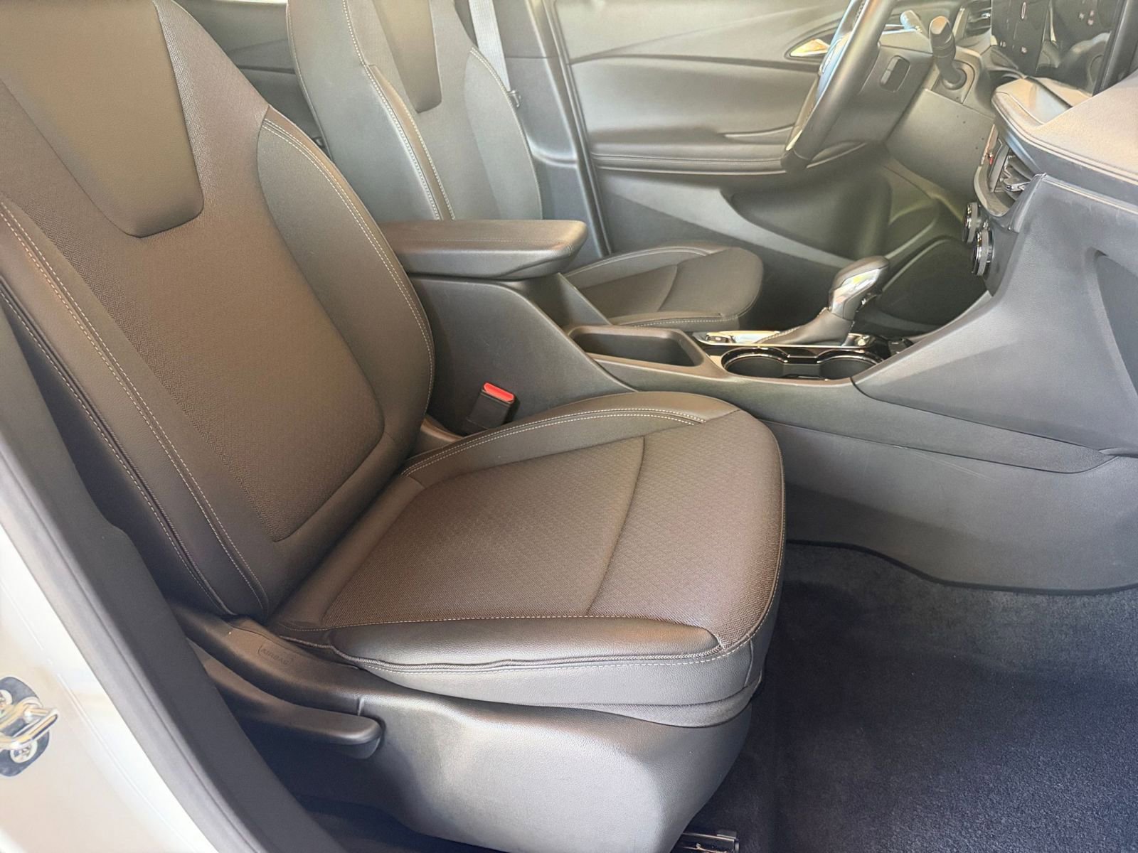 Thumbnail: 2025 Buick Encore GX - 35
