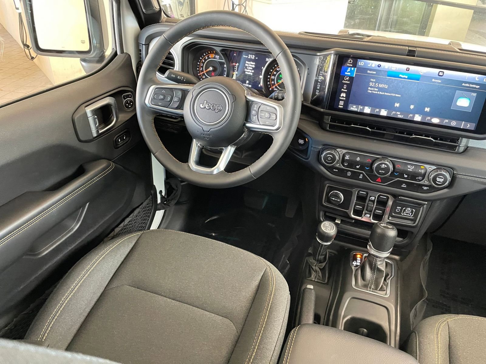 Thumbnail: 2025 Jeep Wrangler - 33