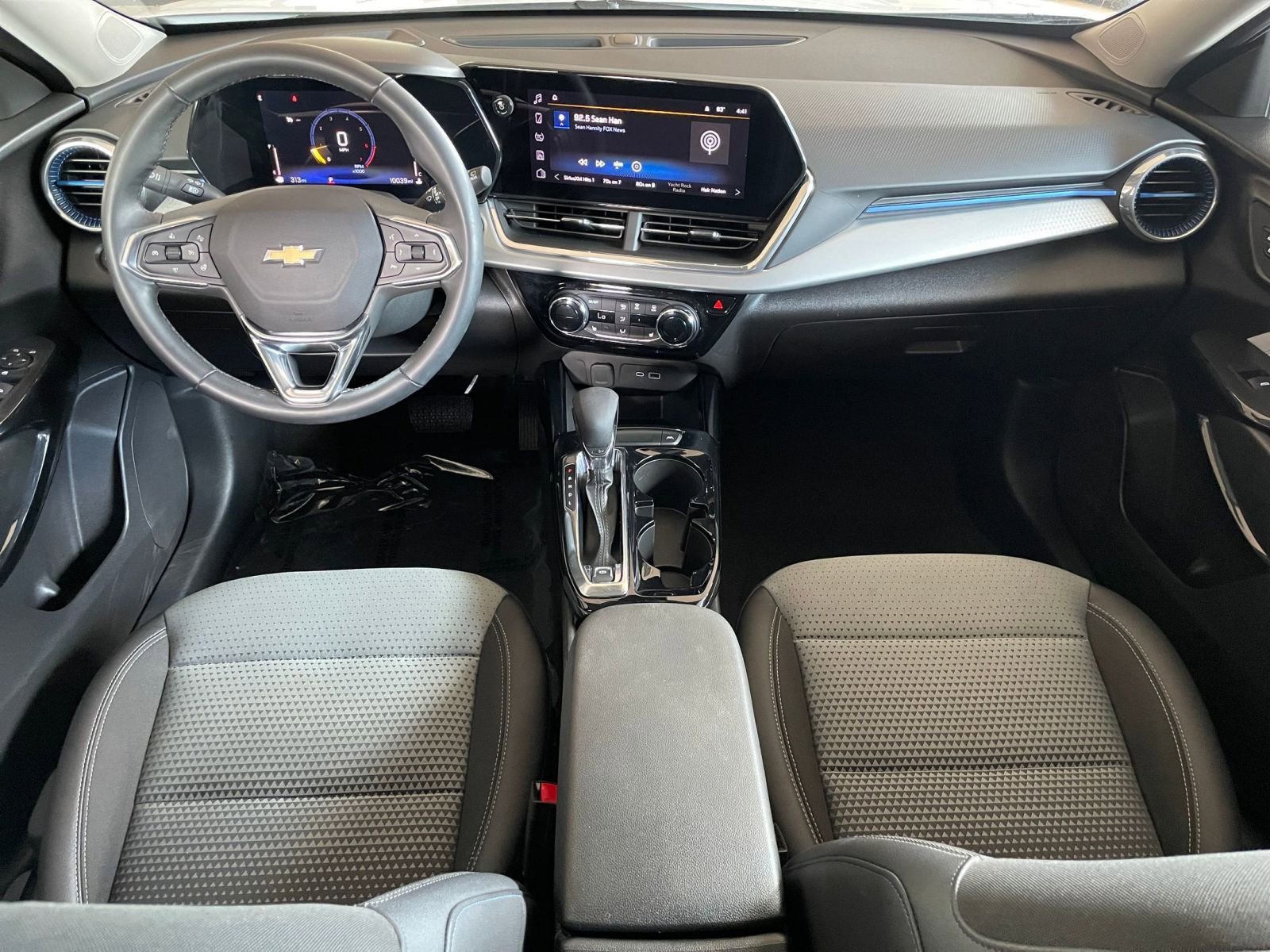 Thumbnail: 2025 Chevrolet Trax - 31