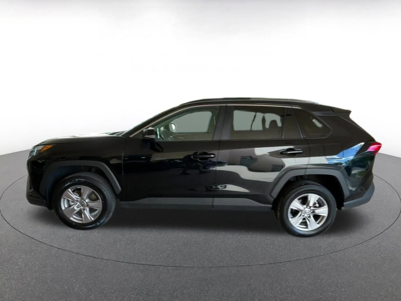 Thumbnail: 2025 Toyota RAV4 - 8