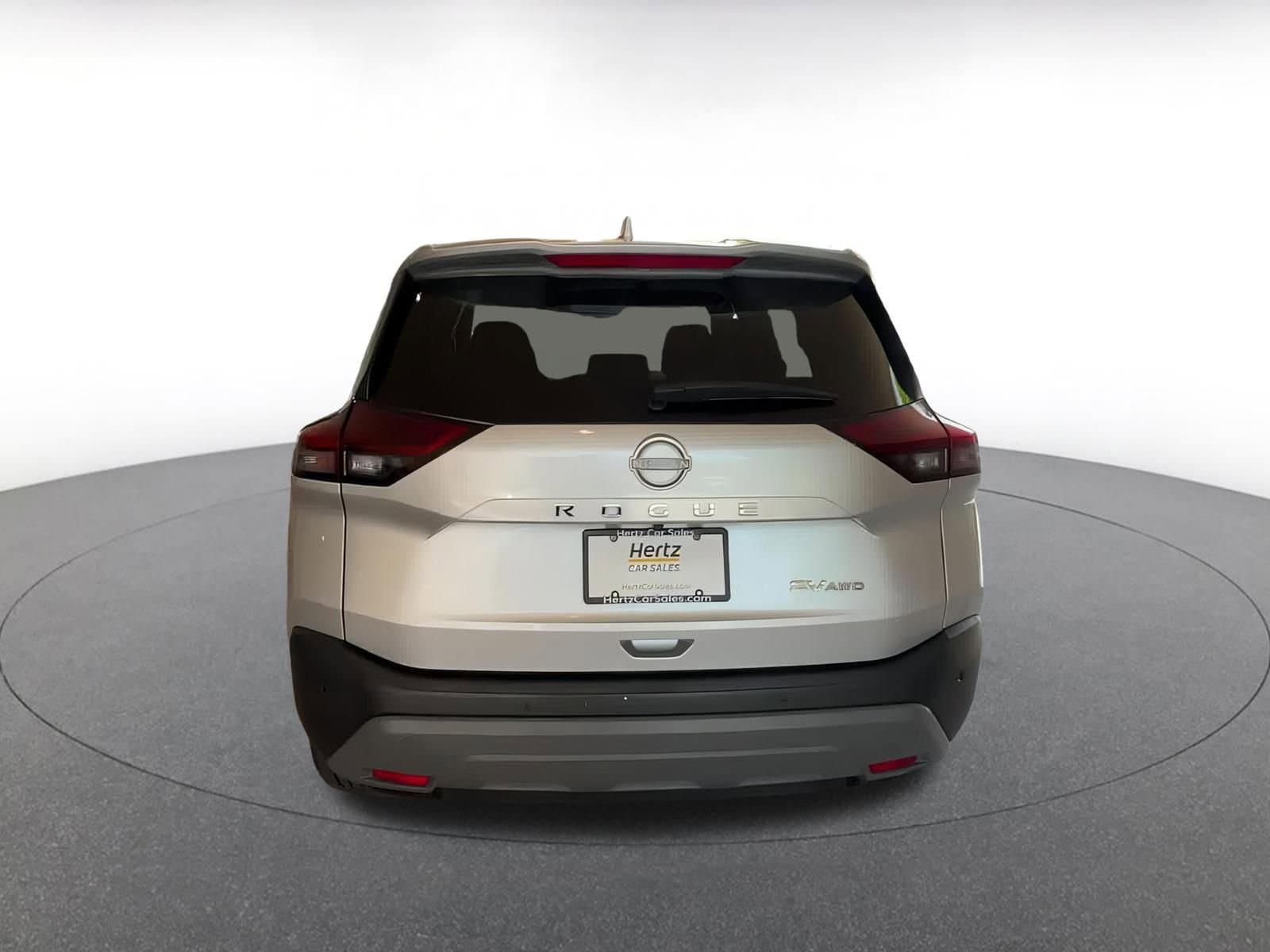 2023 Nissan Rogue SV 10