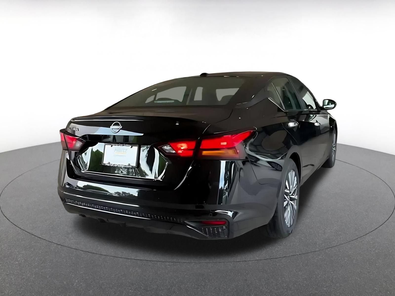Thumbnail: 2025 Nissan Altima - 10