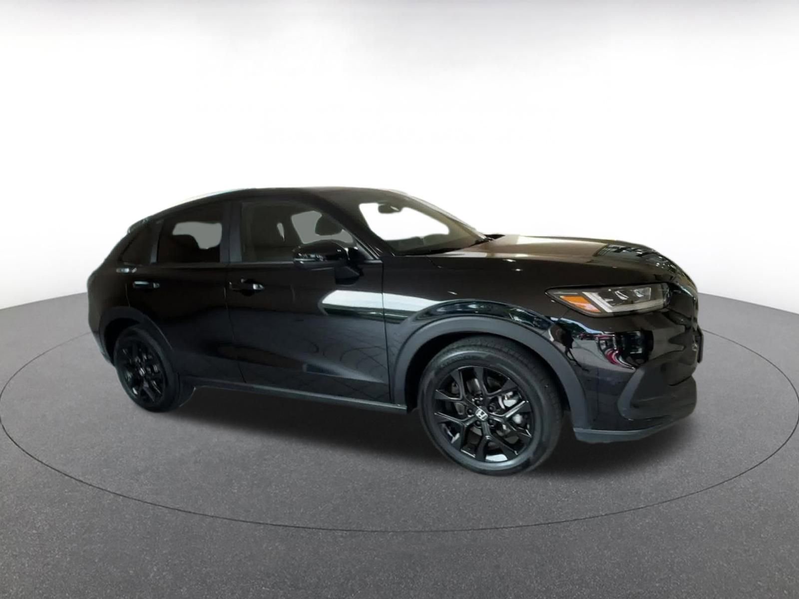 Thumbnail: 2025 Honda HR-V - 2