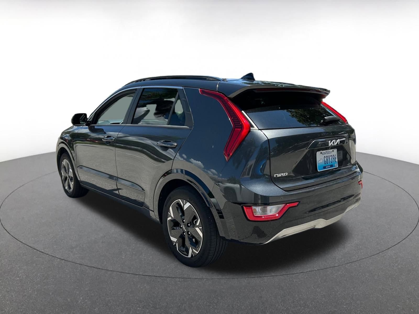 Thumbnail: 2023 Kia Niro - 5