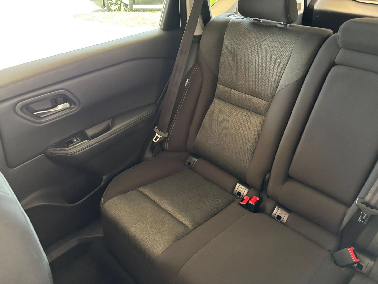 2025 Nissan Rogue SV - Photo 40