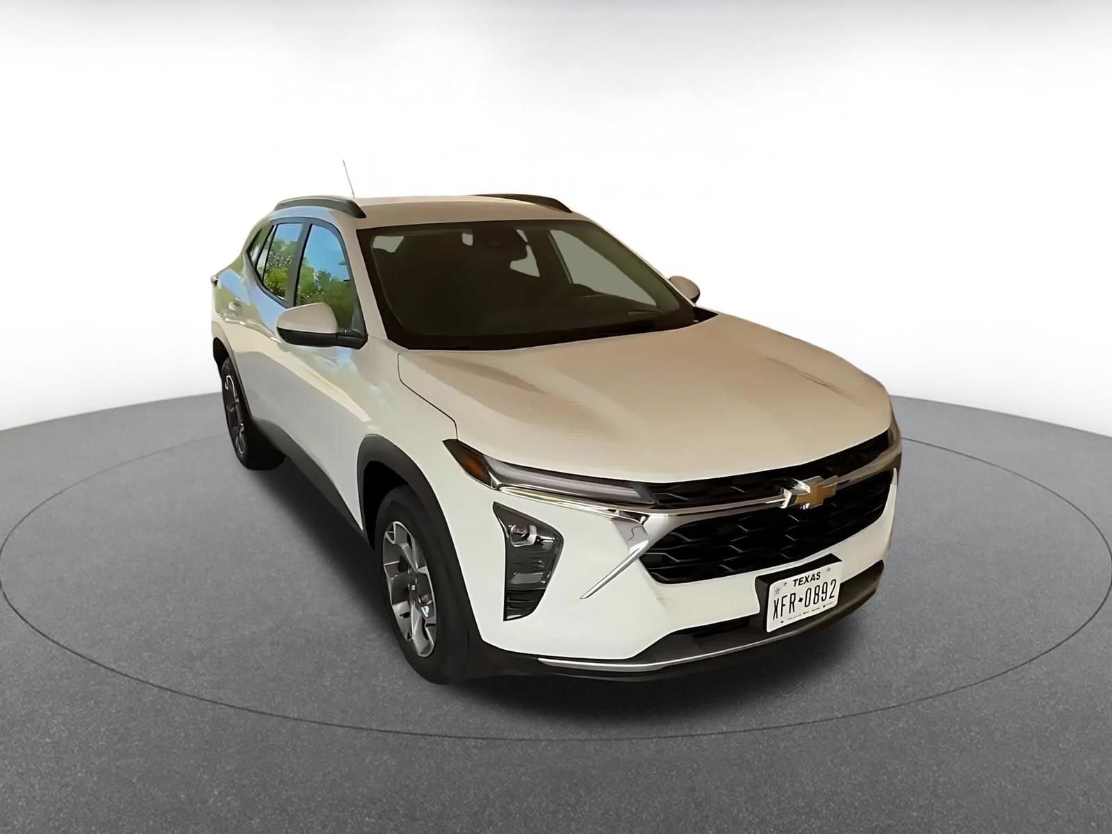 Thumbnail: 2025 Chevrolet Trax - 3