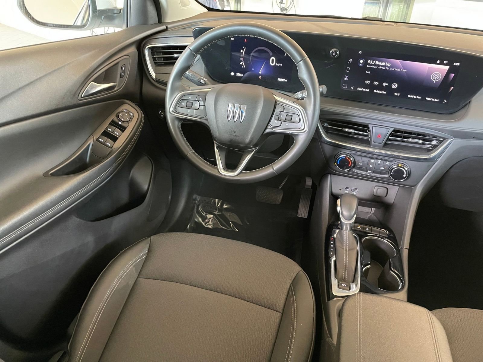 Thumbnail: 2025 Buick Encore GX - 32