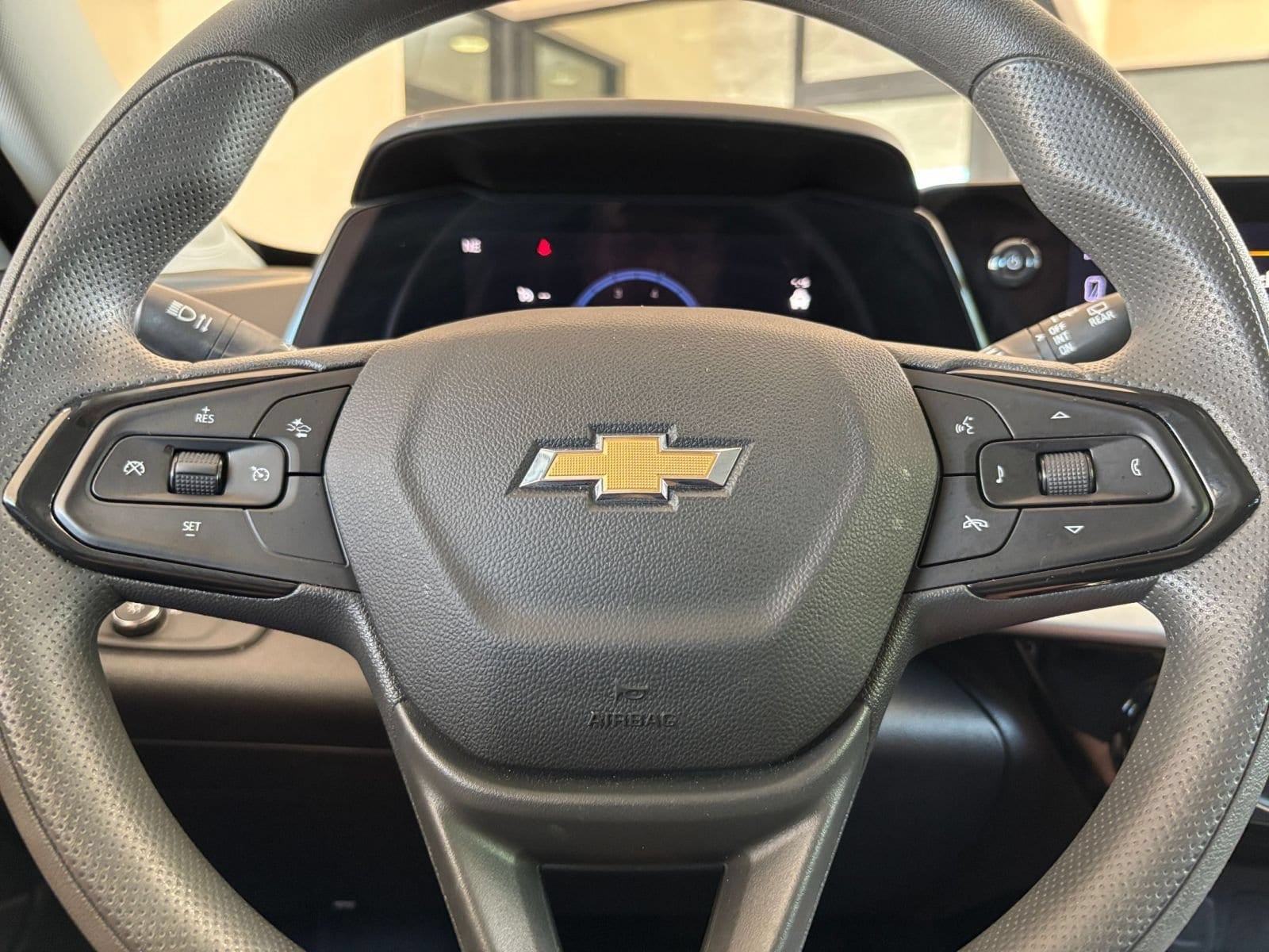 Thumbnail: 2025 Chevrolet Trax - 25