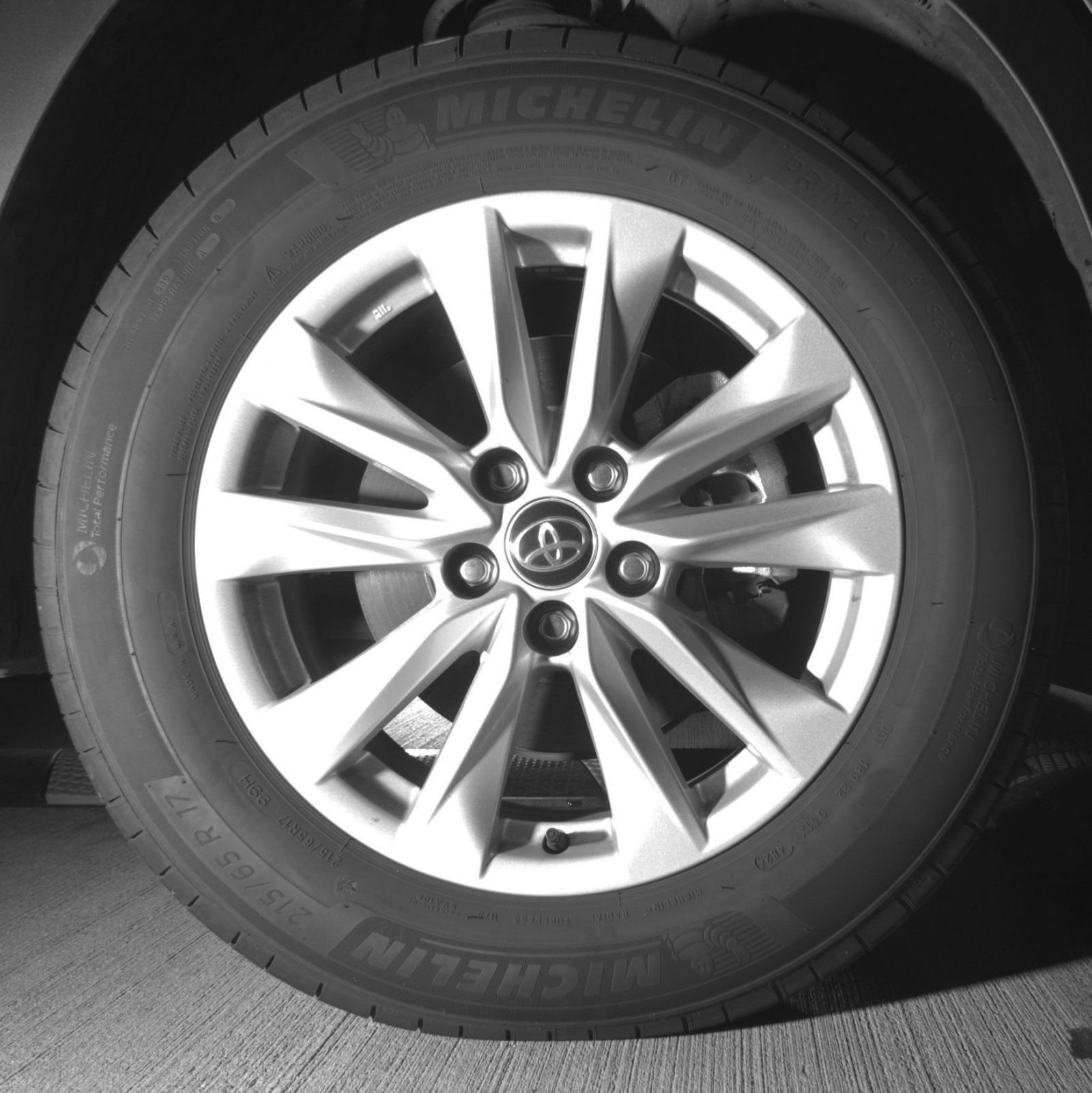 Thumbnail: 2025 Toyota Corolla Cross - 24