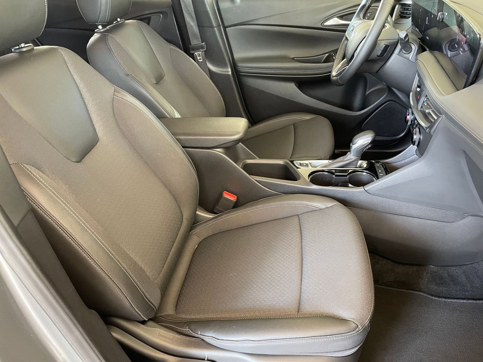 Thumbnail: 2025 Buick Encore GX - 34