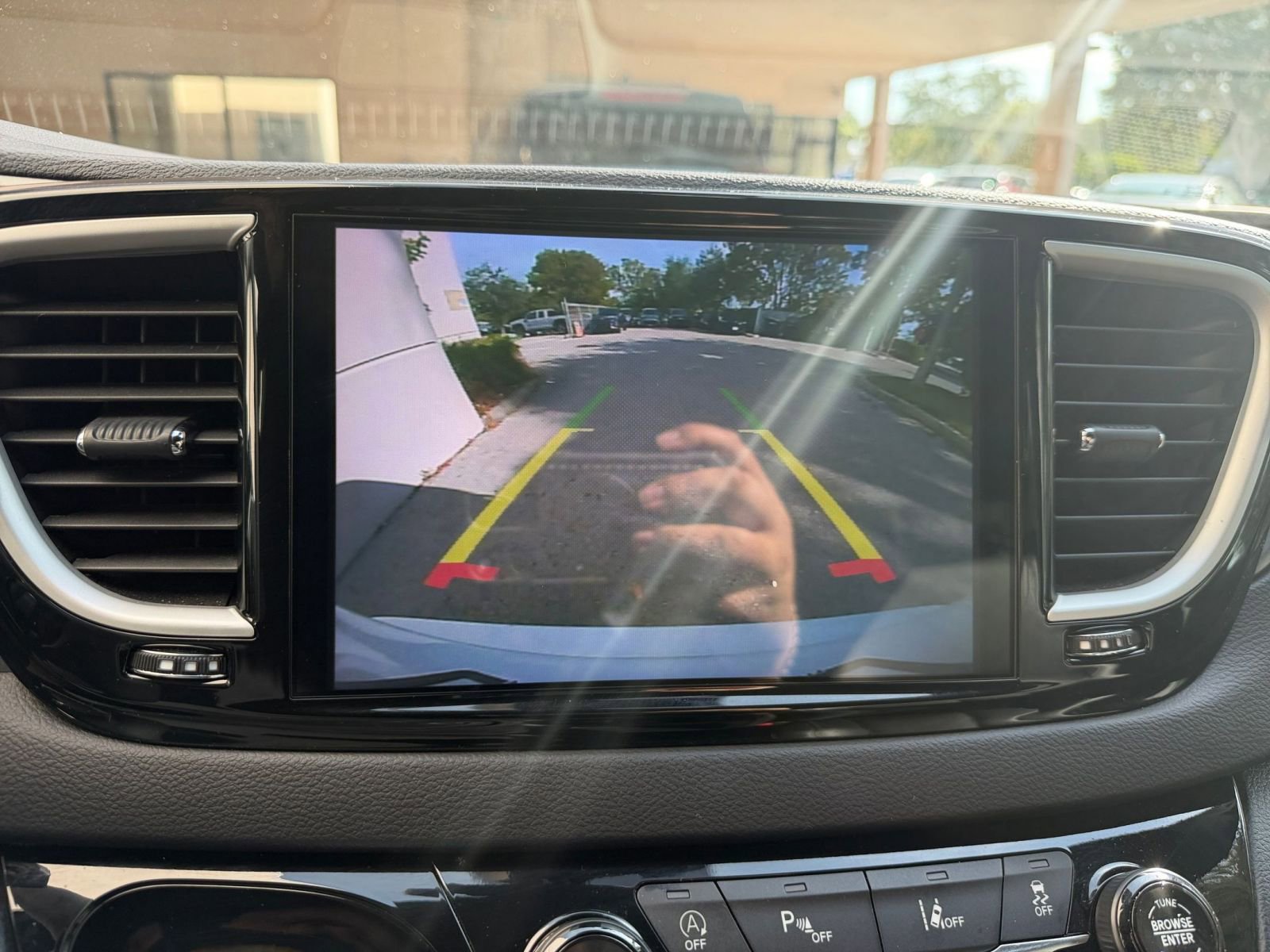 Thumbnail: 2025 Chrysler Pacifica - 18