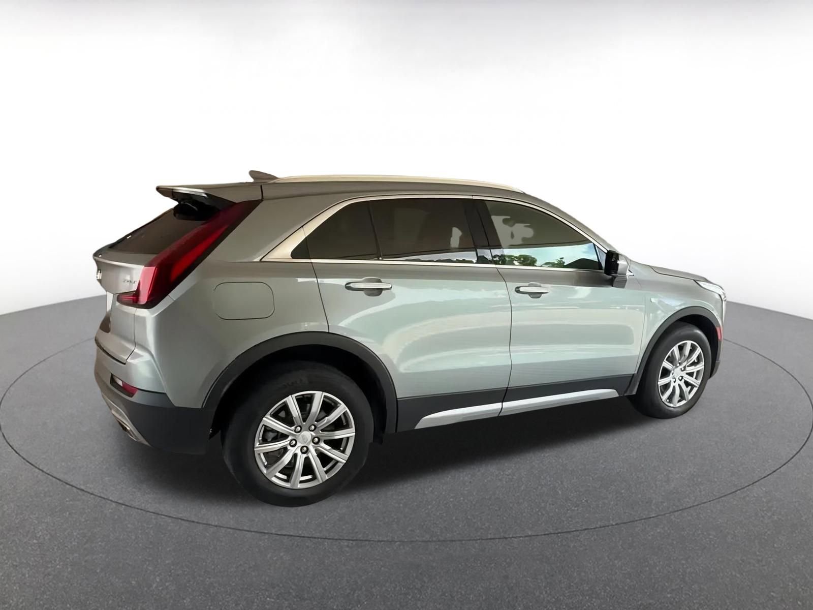 Thumbnail: 2023 Cadillac XT4 - 14