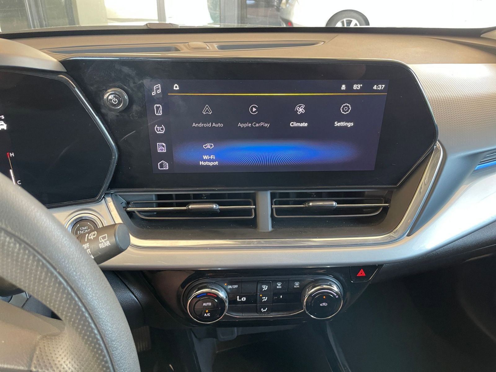 Thumbnail: 2025 Chevrolet Trax - 17