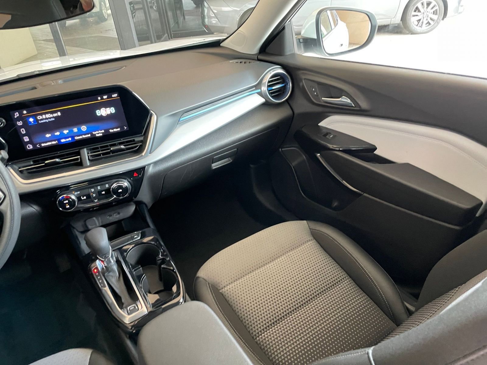 Thumbnail: 2025 Chevrolet Trax - 34