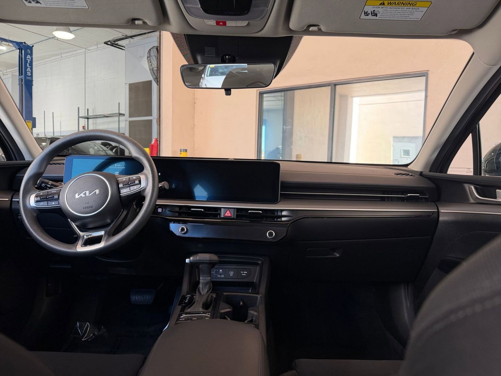 Thumbnail: 2025 Kia K5 - 28