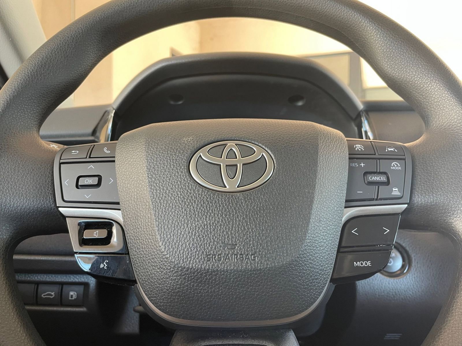 Thumbnail: 2025 Toyota Camry - 27