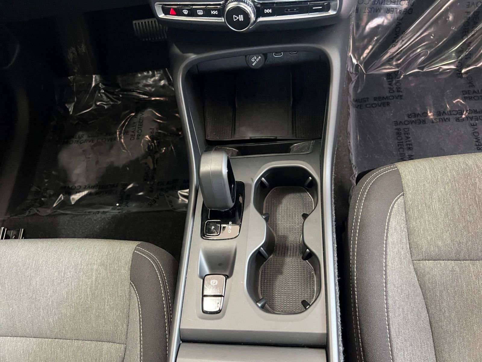 Thumbnail: 2024 Volvo XC40 - 35