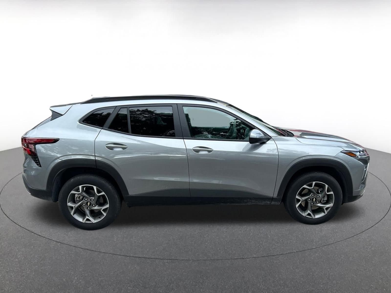 Thumbnail: 2025 Chevrolet Trax - 8