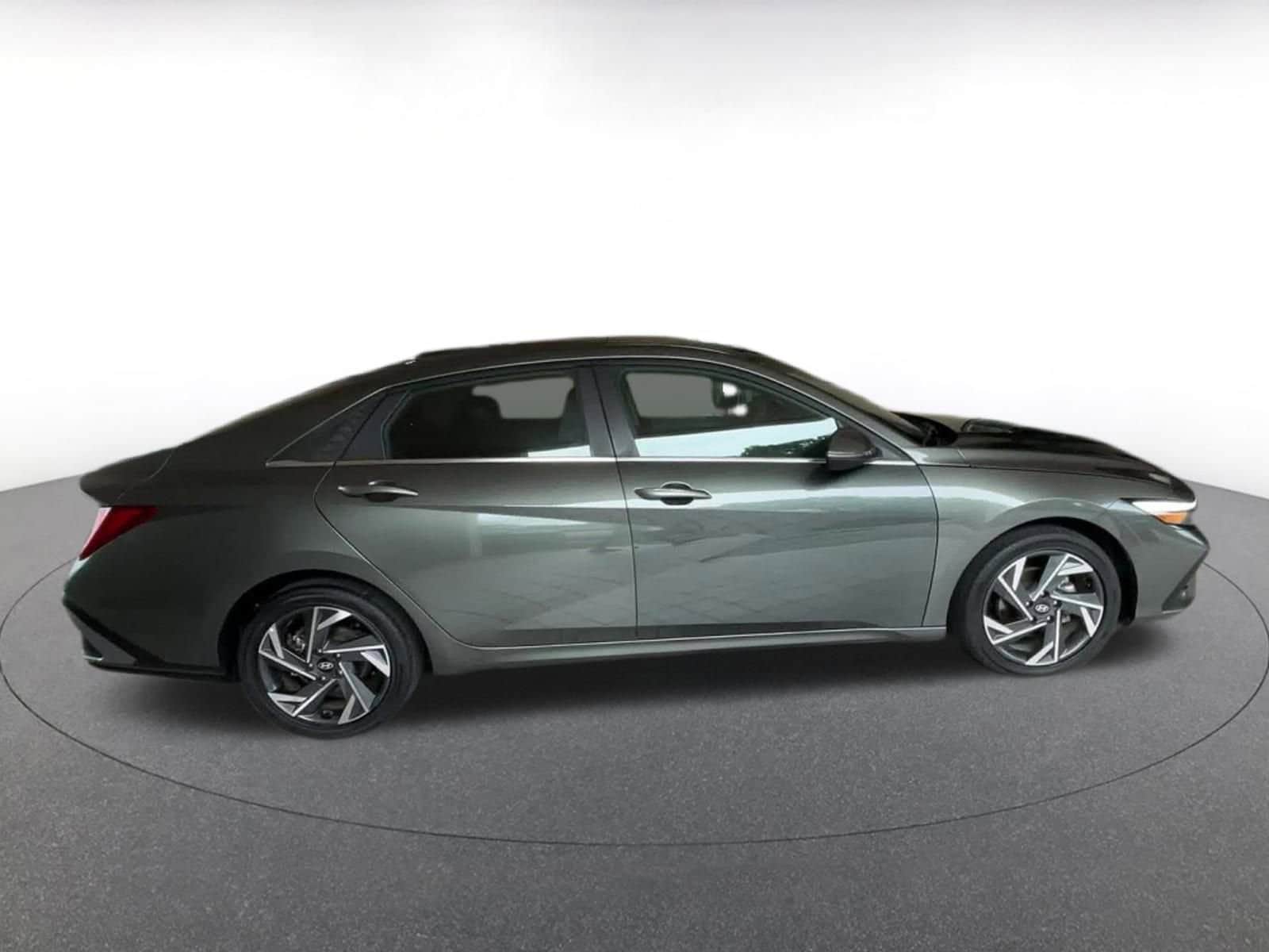 Thumbnail: 2025 Hyundai Elantra - 25