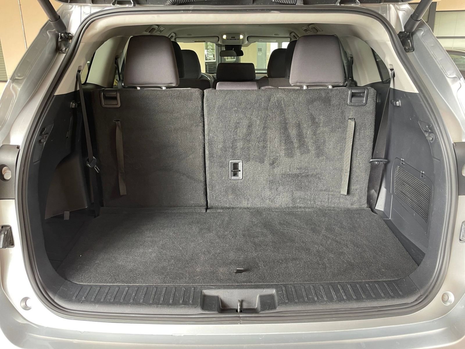 Thumbnail: 2025 Toyota Highlander - 33