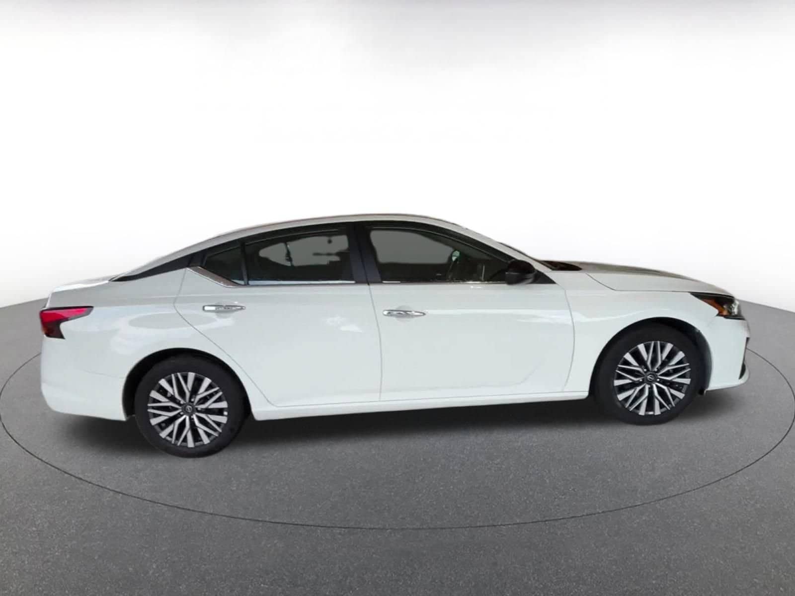 Thumbnail: 2025 Nissan Altima - 16