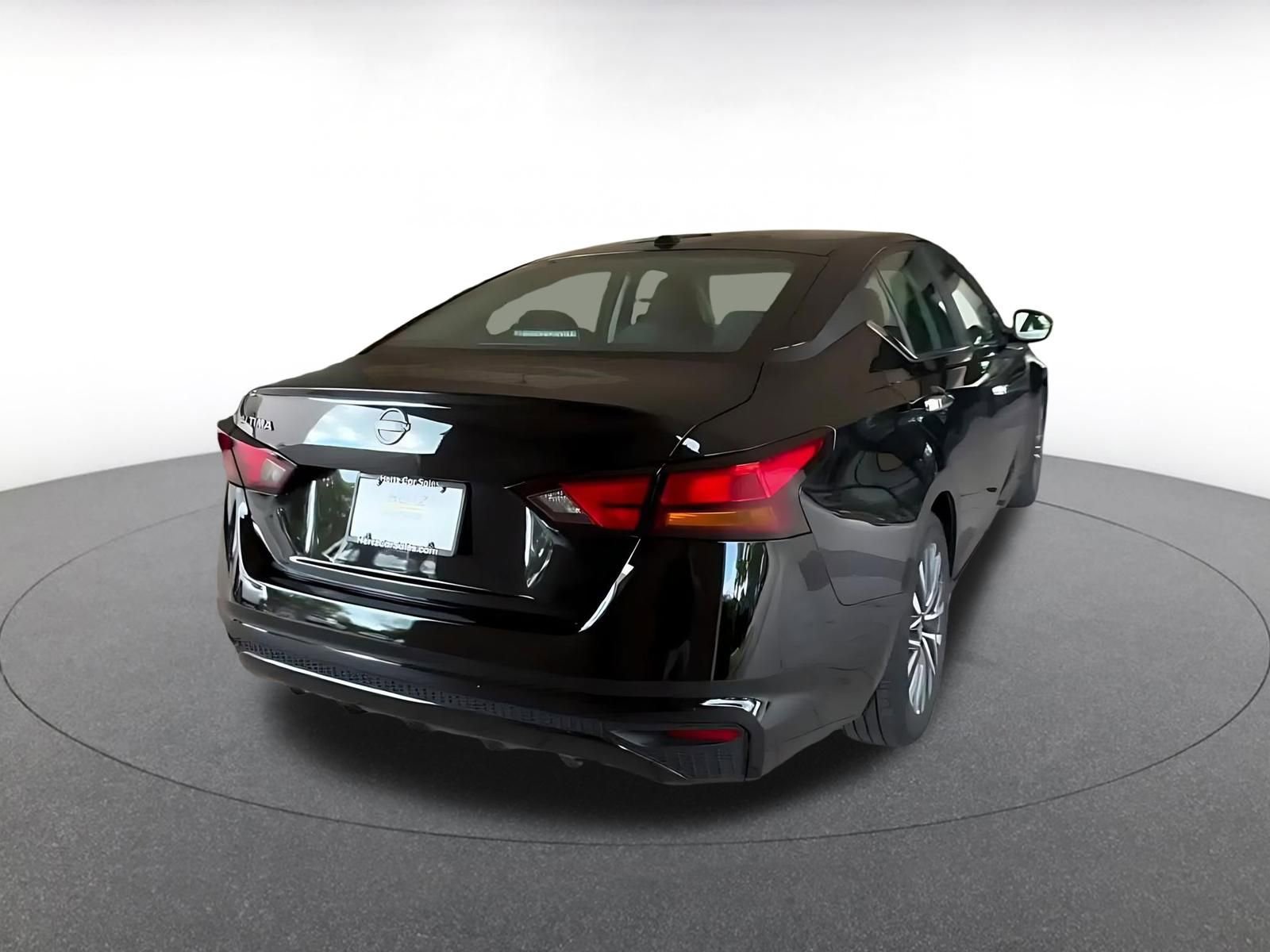 Thumbnail: 2025 Nissan Altima - 12