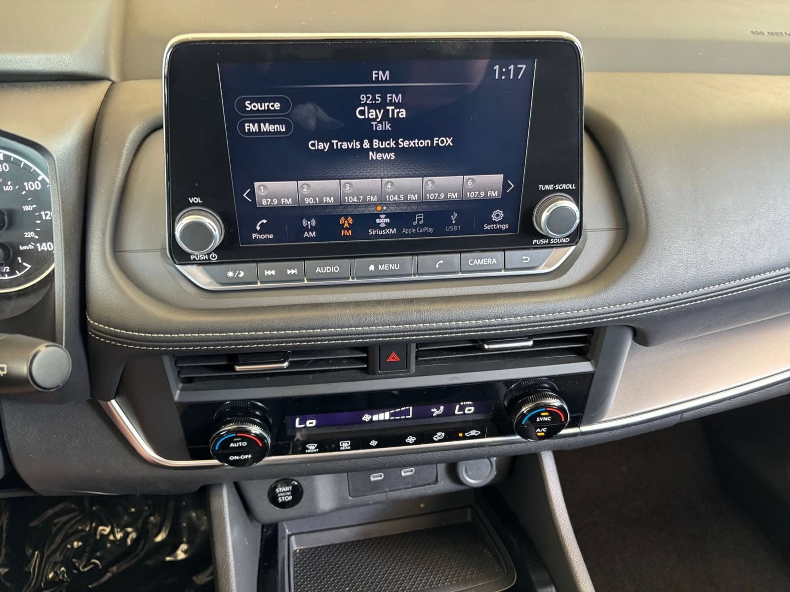 2025 Nissan Rogue SV - Photo 16