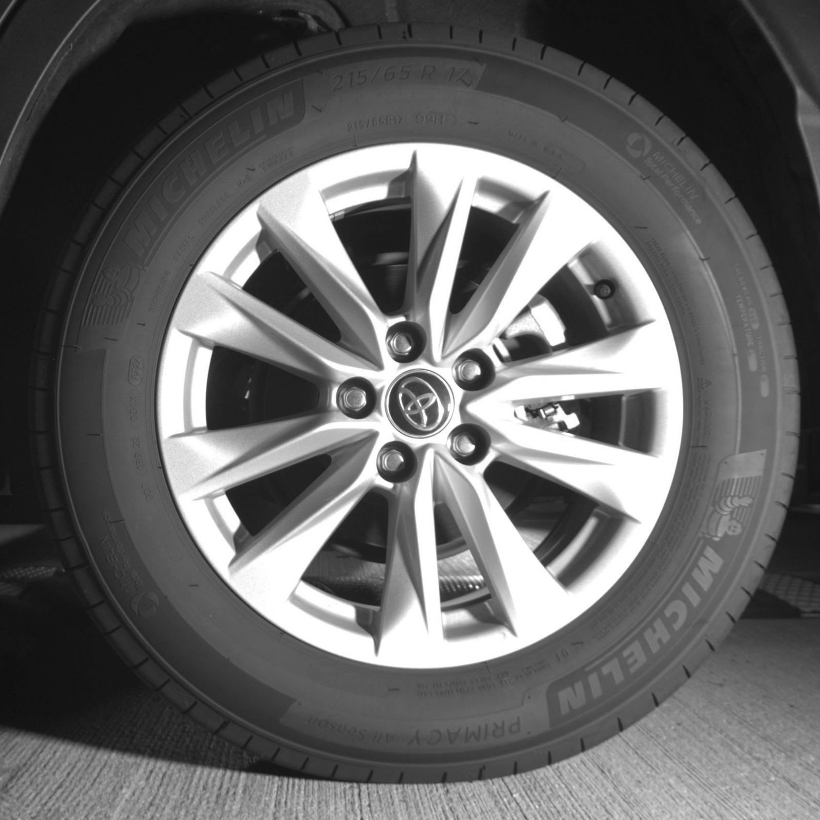 Thumbnail: 2025 Toyota Corolla Cross - 25