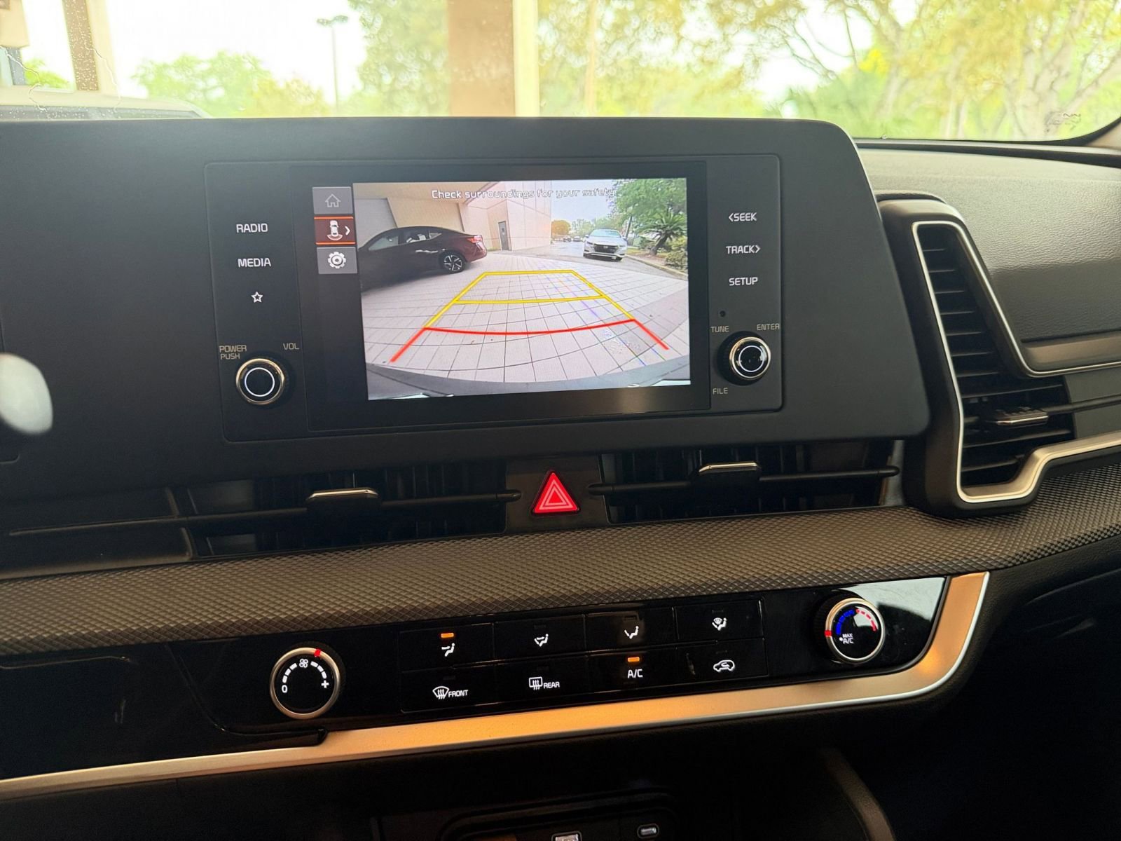 Thumbnail: 2025 Kia Sportage - 20