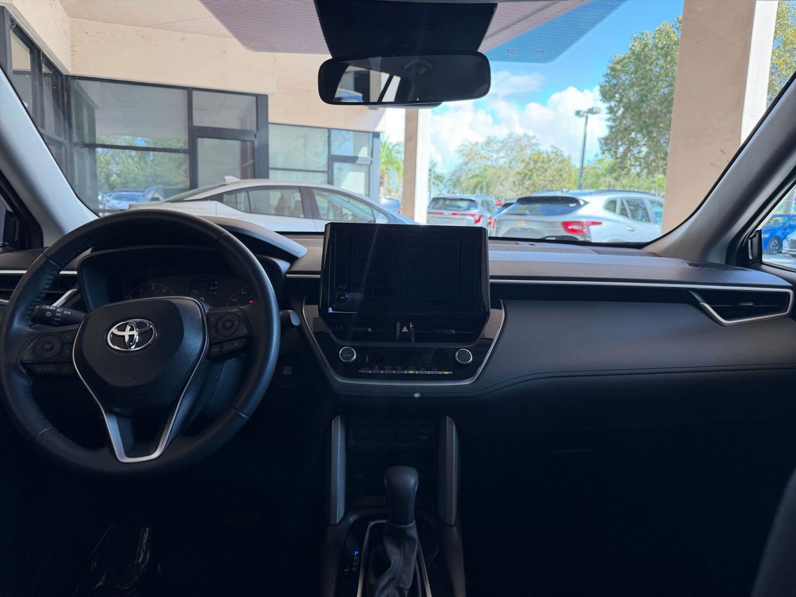 Thumbnail: 2025 Toyota Corolla Cross - 28