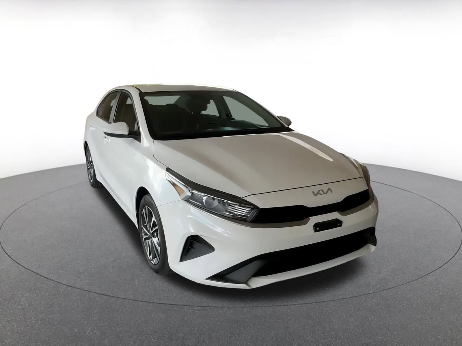 Thumbnail: 2024 Kia Forte - 3
