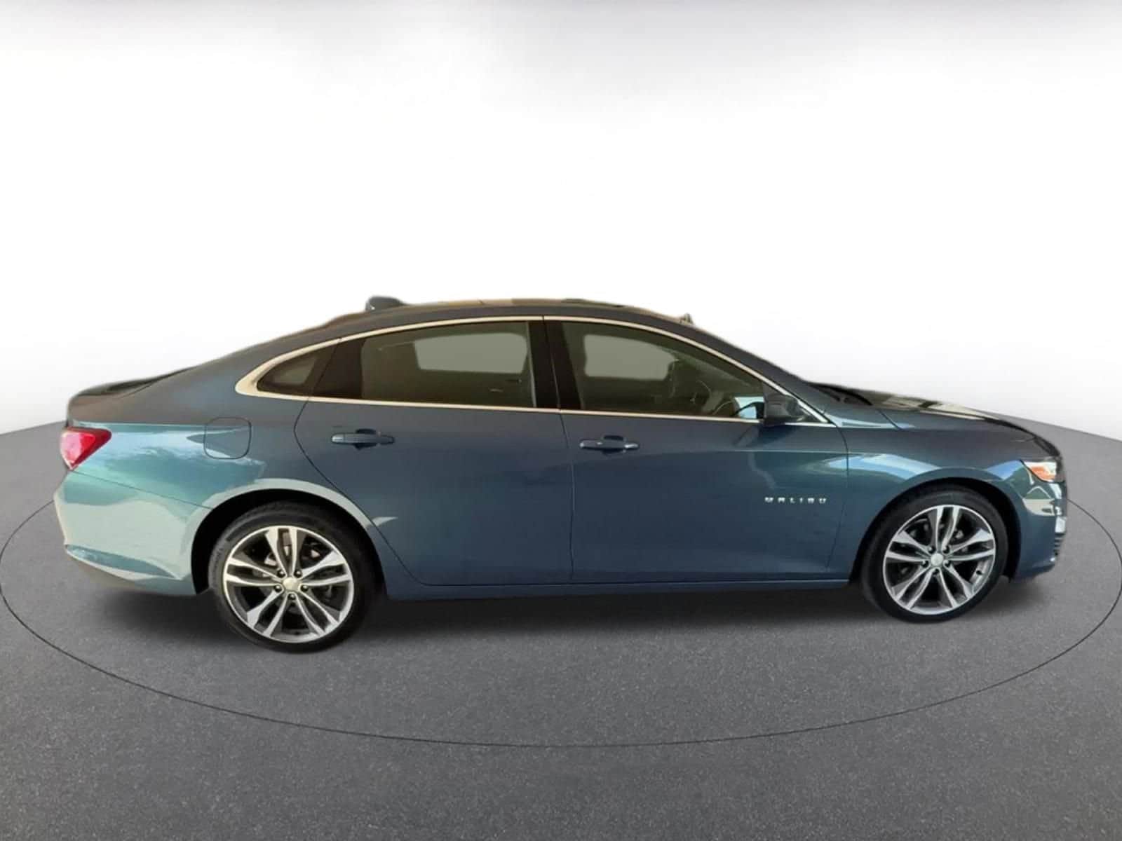 Thumbnail: 2024 Chevrolet Malibu - 16