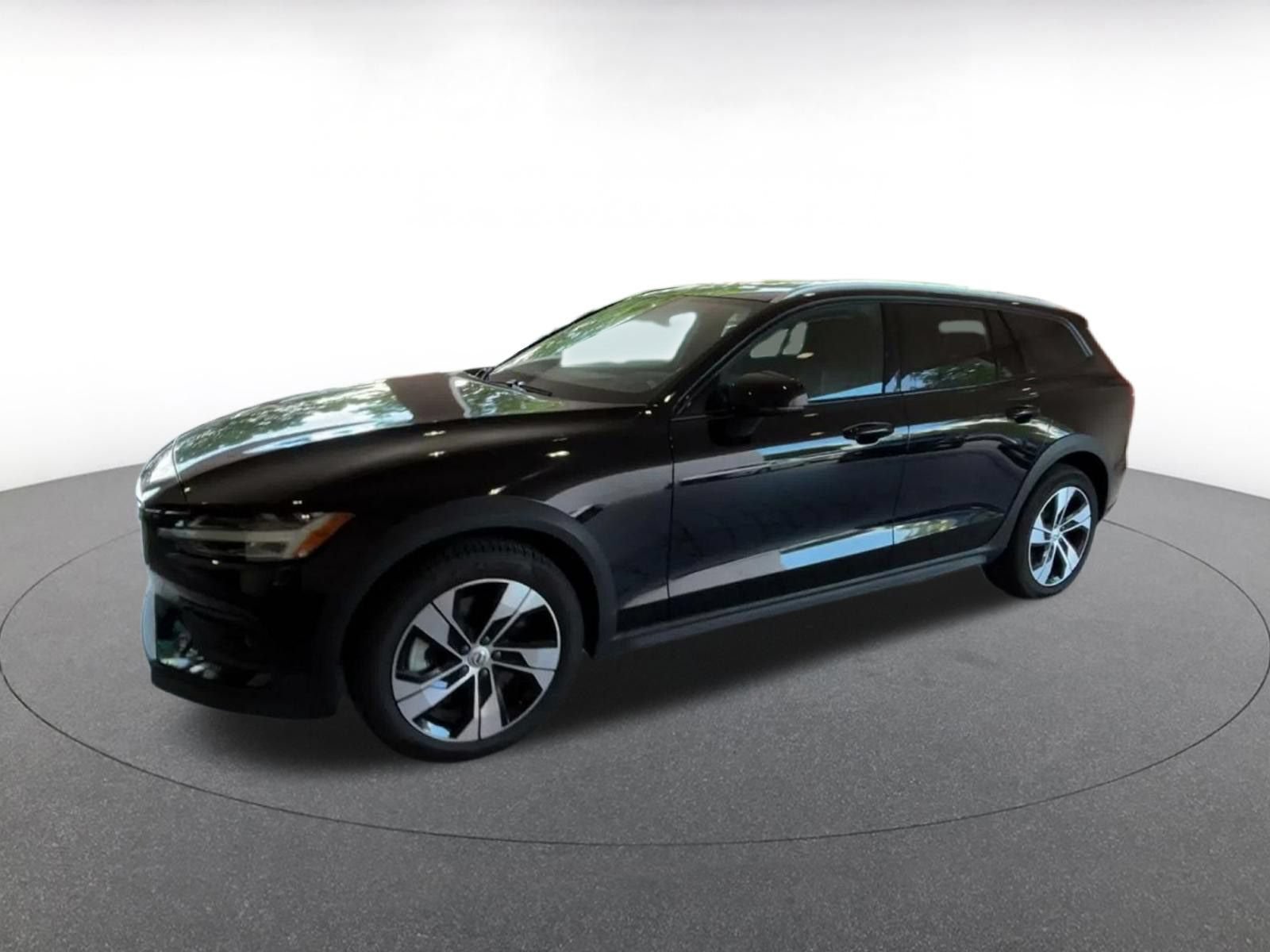Thumbnail: 2025 Volvo S60 - 6