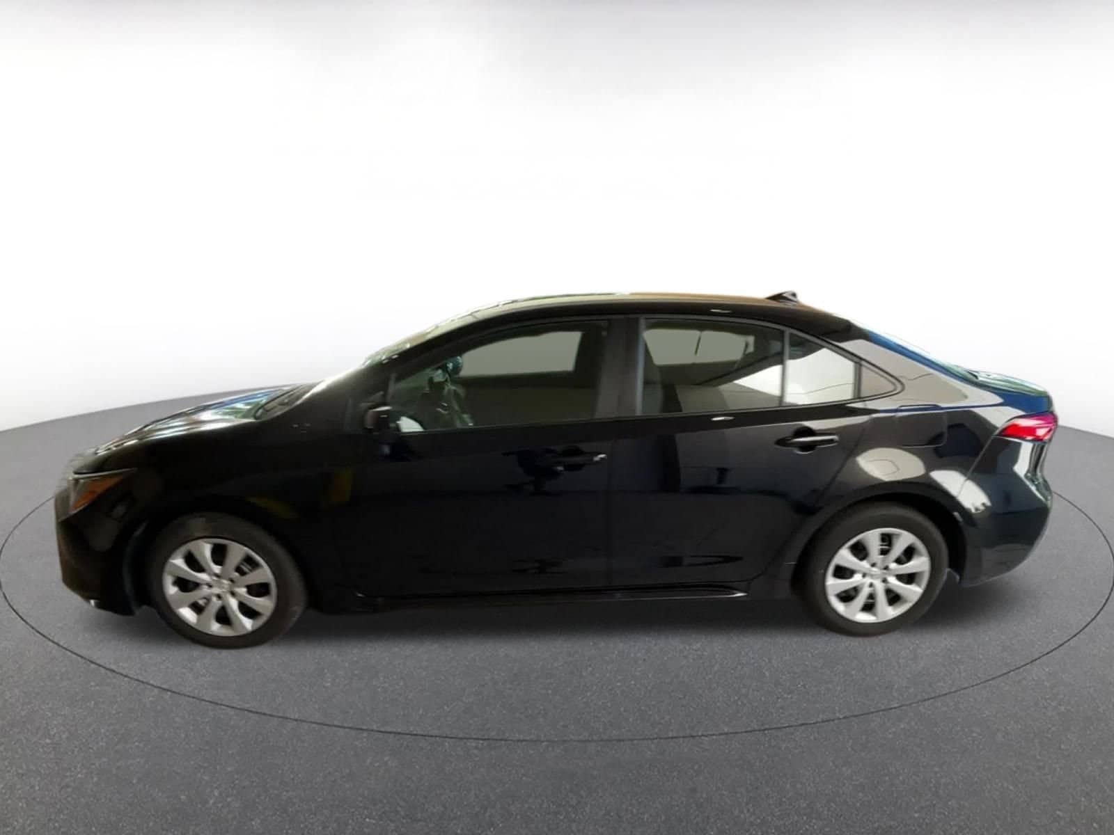 Thumbnail: 2025 Toyota Corolla - 8