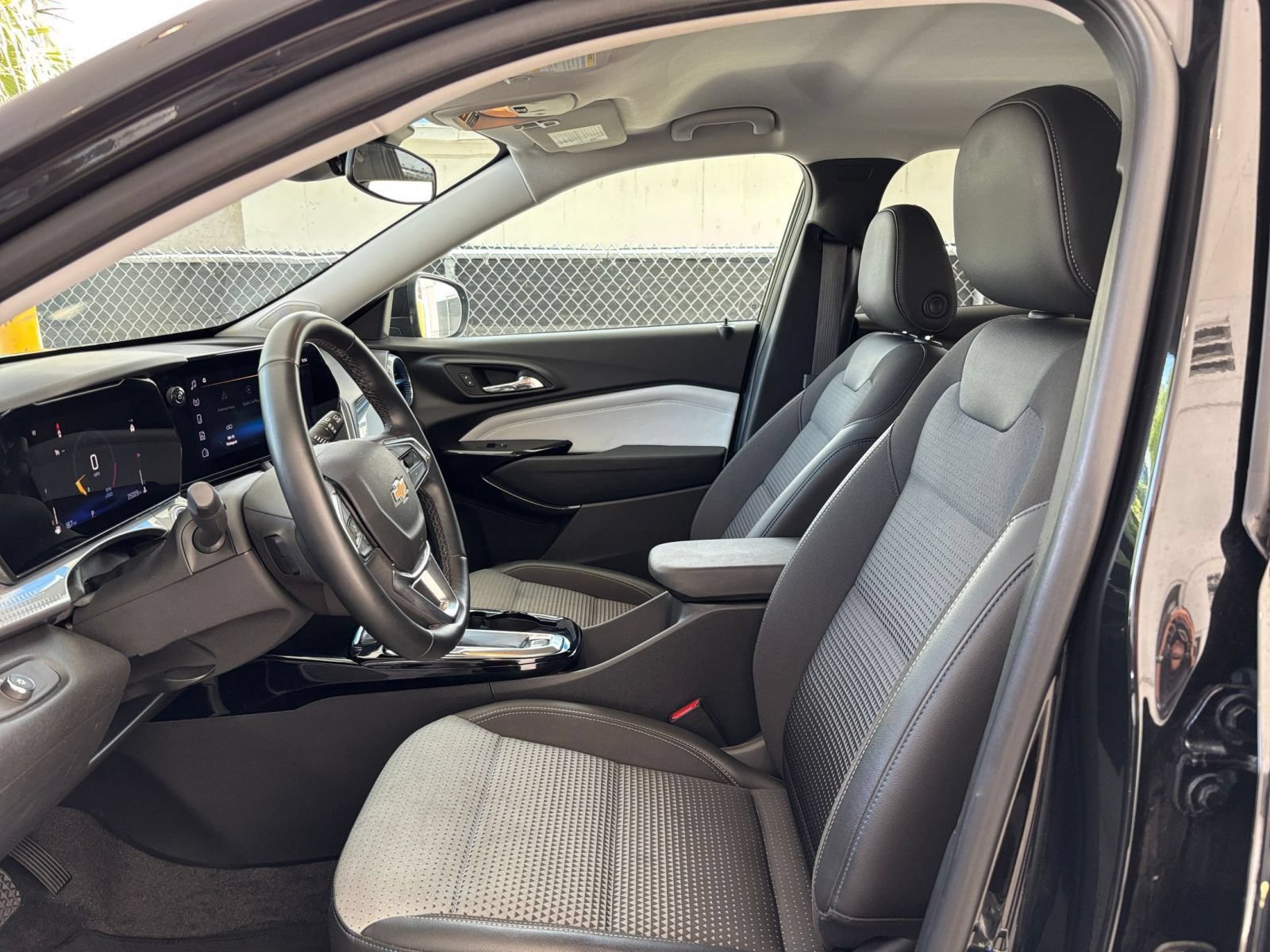 Thumbnail: 2025 Chevrolet Trax - 27