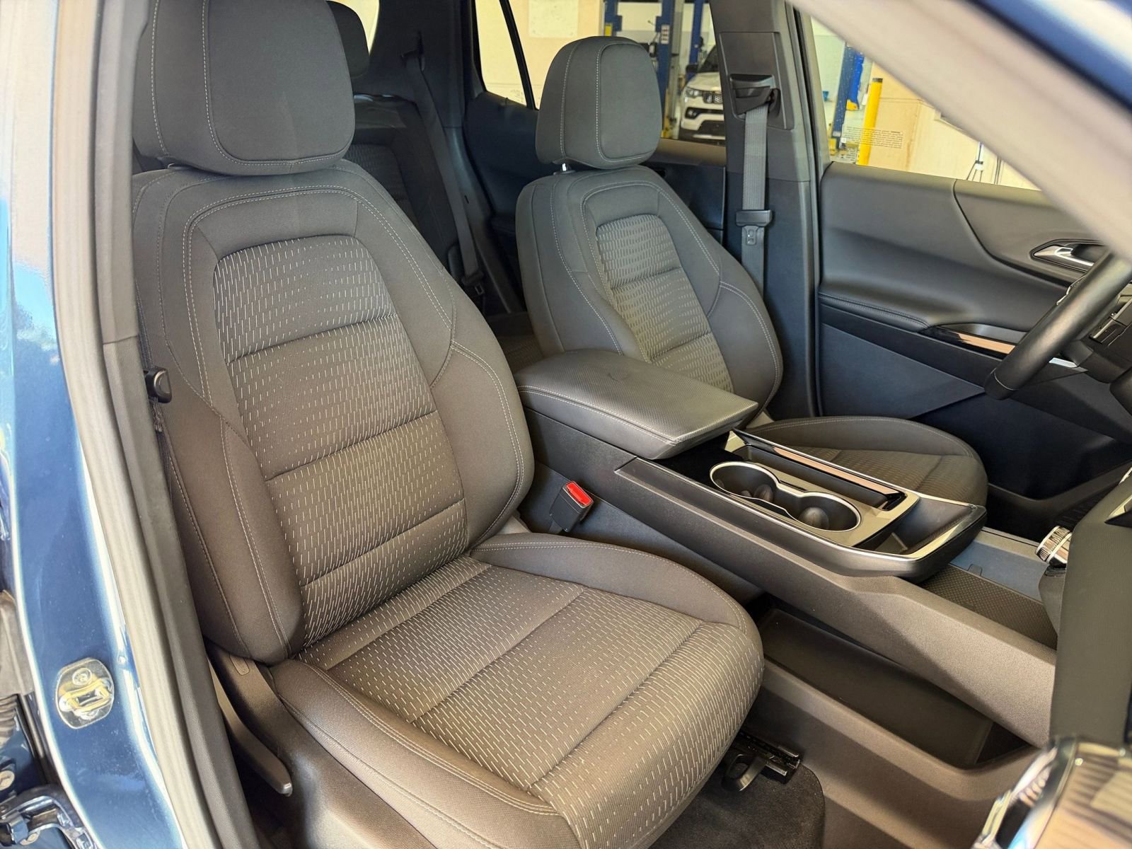 Thumbnail: 2025 Chevrolet Equinox - 30