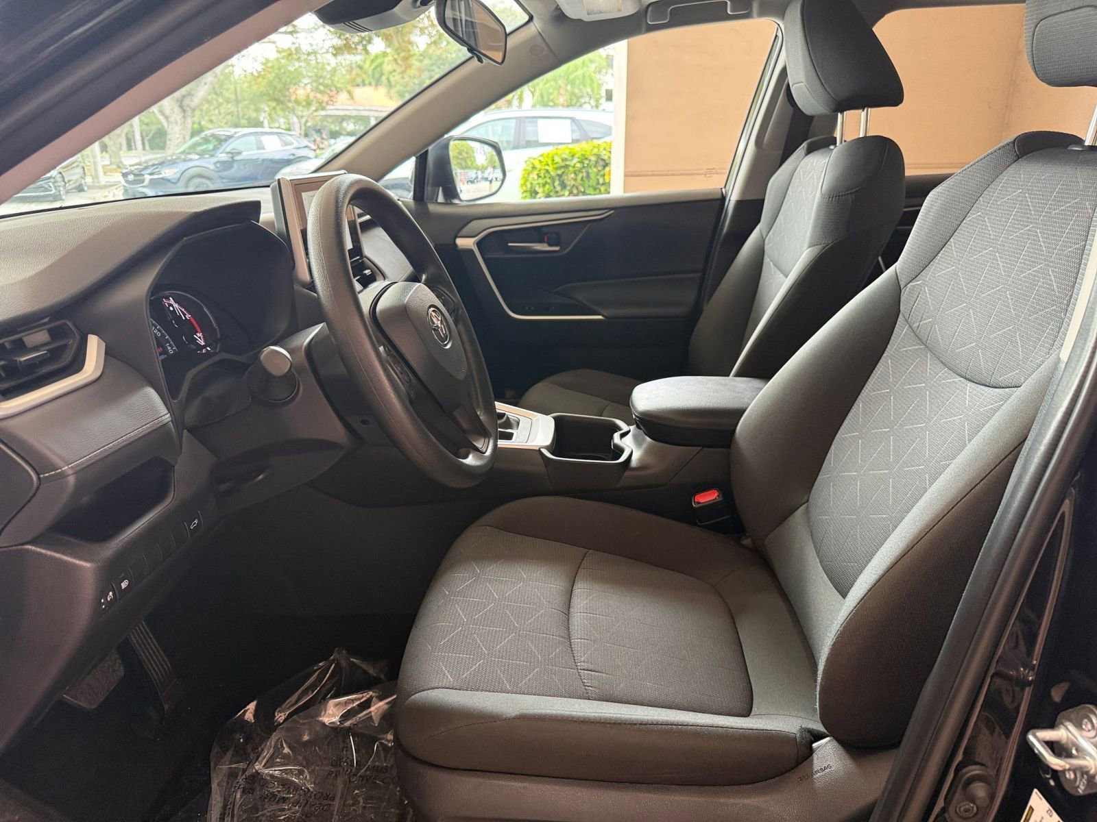 Thumbnail: 2025 Toyota RAV4 - 21