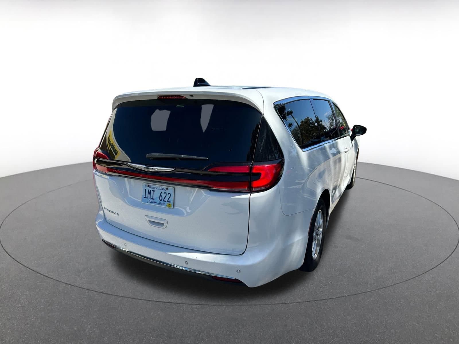 Thumbnail: 2023 Chrysler Pacifica - 8