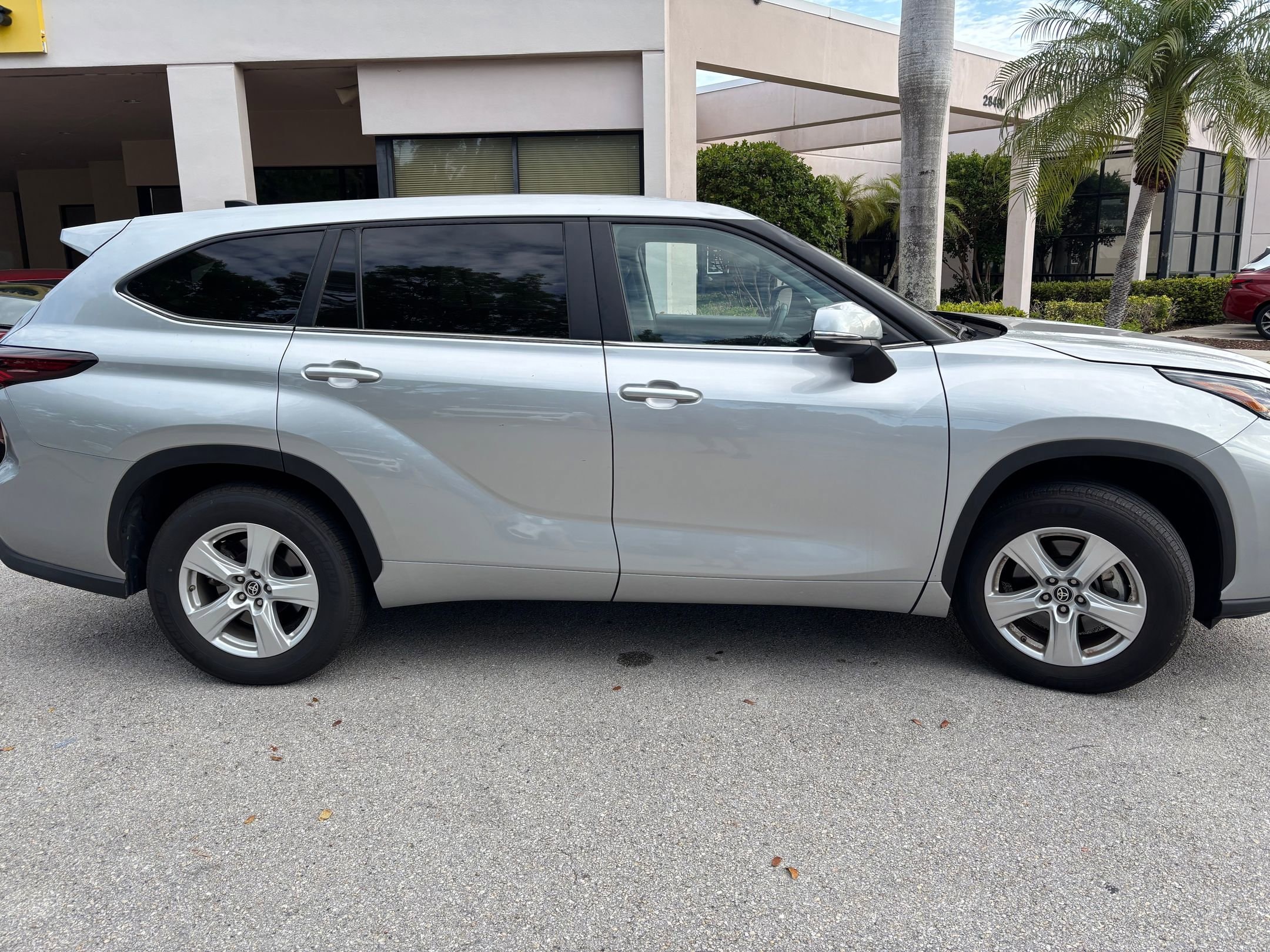 Thumbnail: 2025 Toyota Highlander - 4