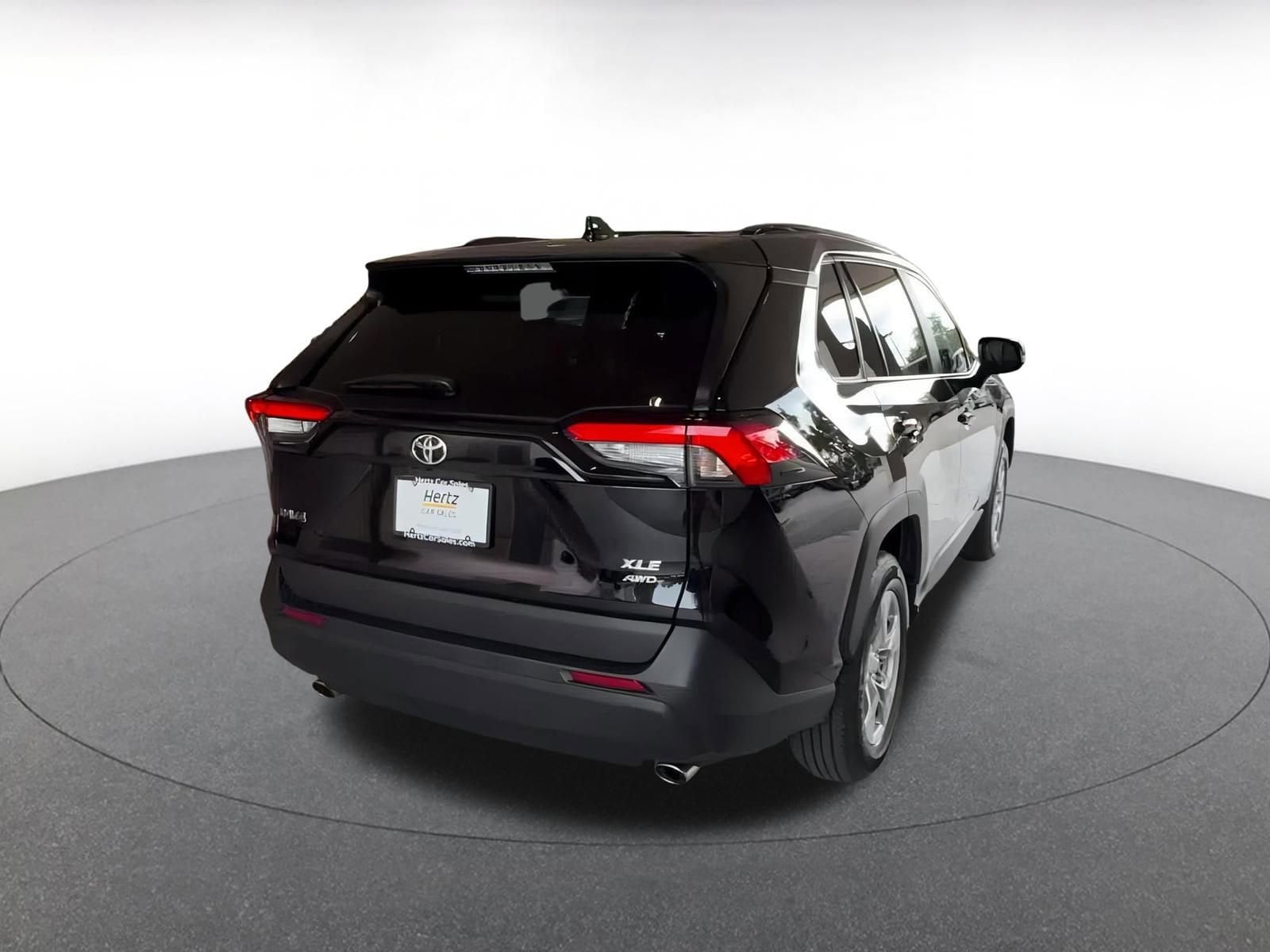 Thumbnail: 2025 Toyota RAV4 - 12