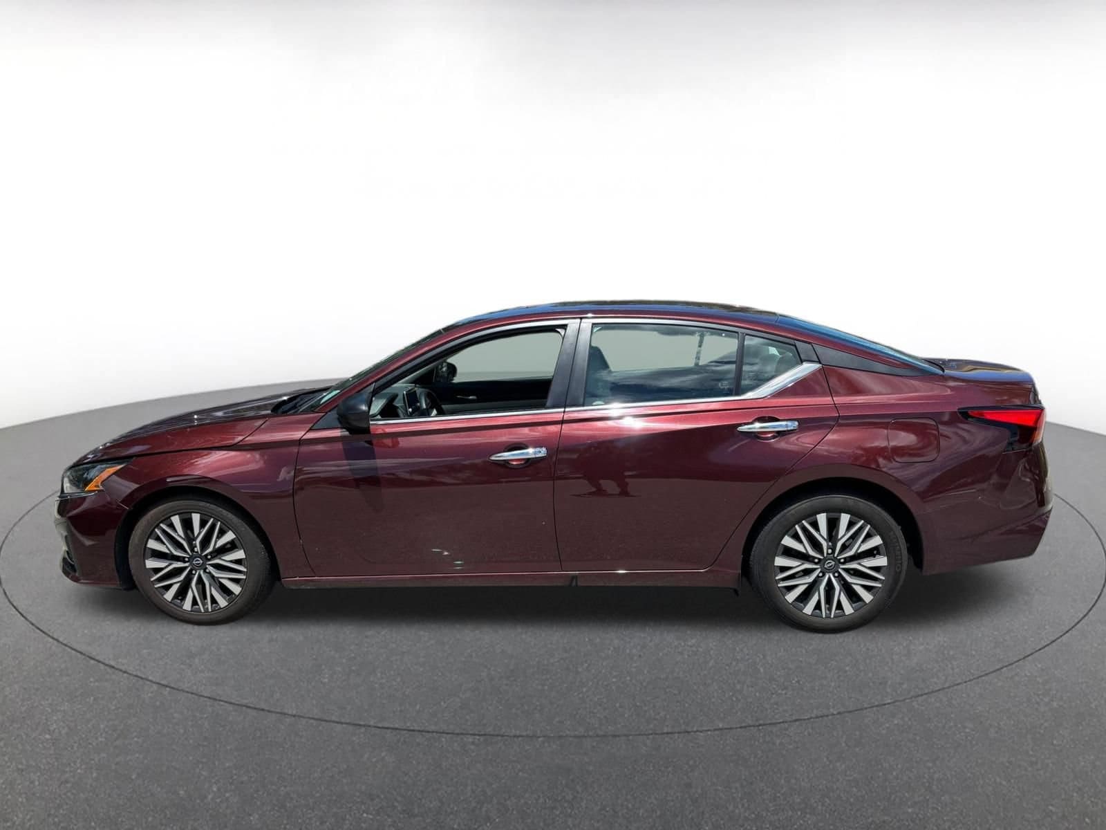 Thumbnail: 2025 Nissan Altima - 10