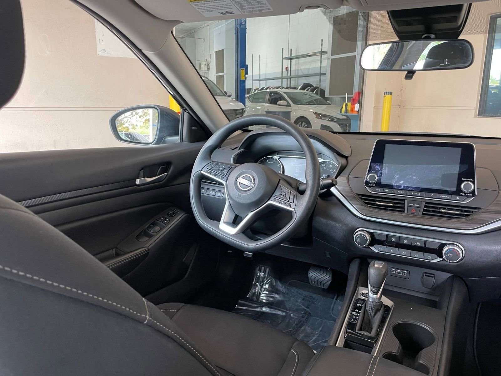 Thumbnail: 2025 Nissan Altima - 28