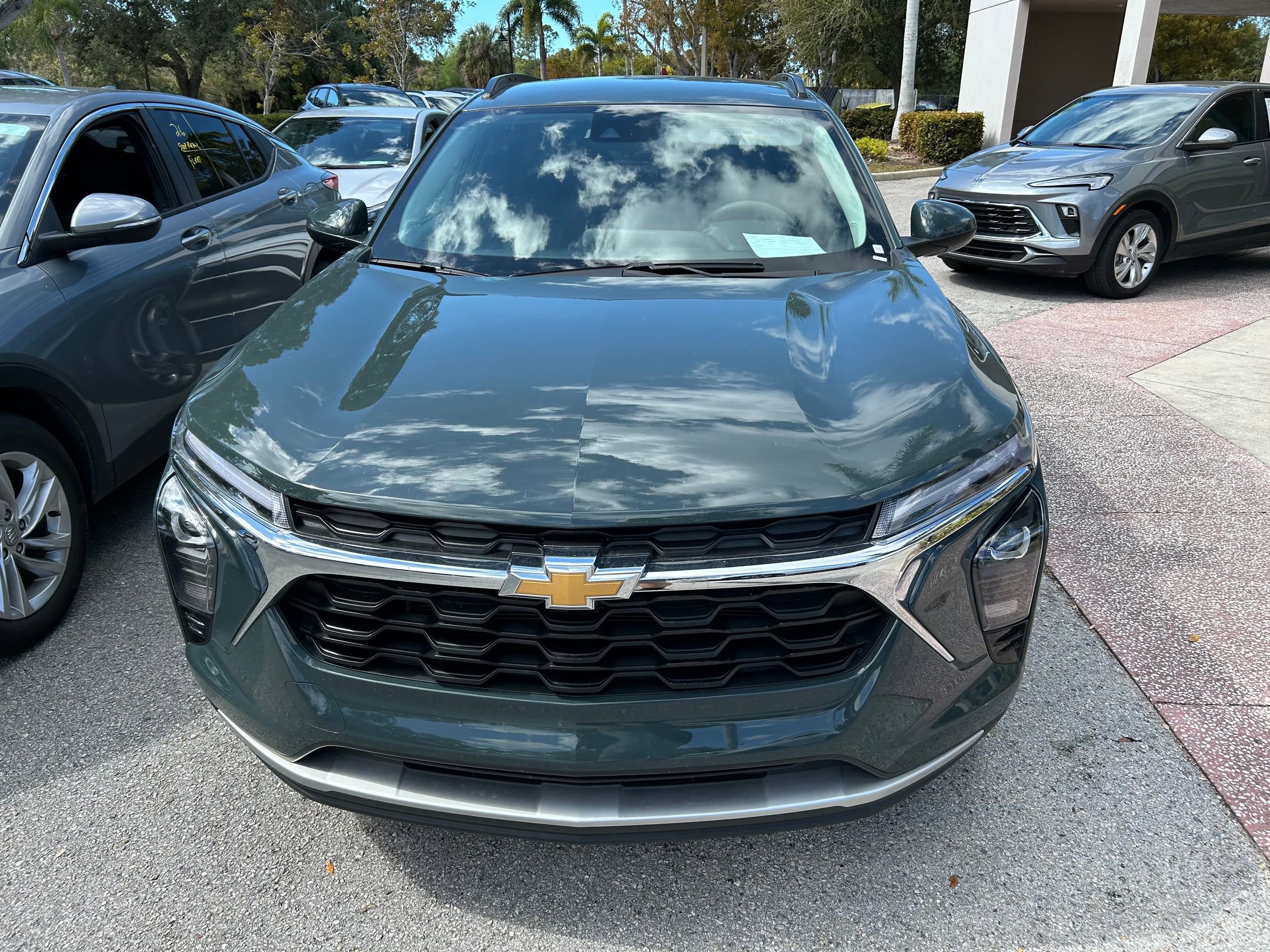 Thumbnail: 2025 Chevrolet Trax - 17