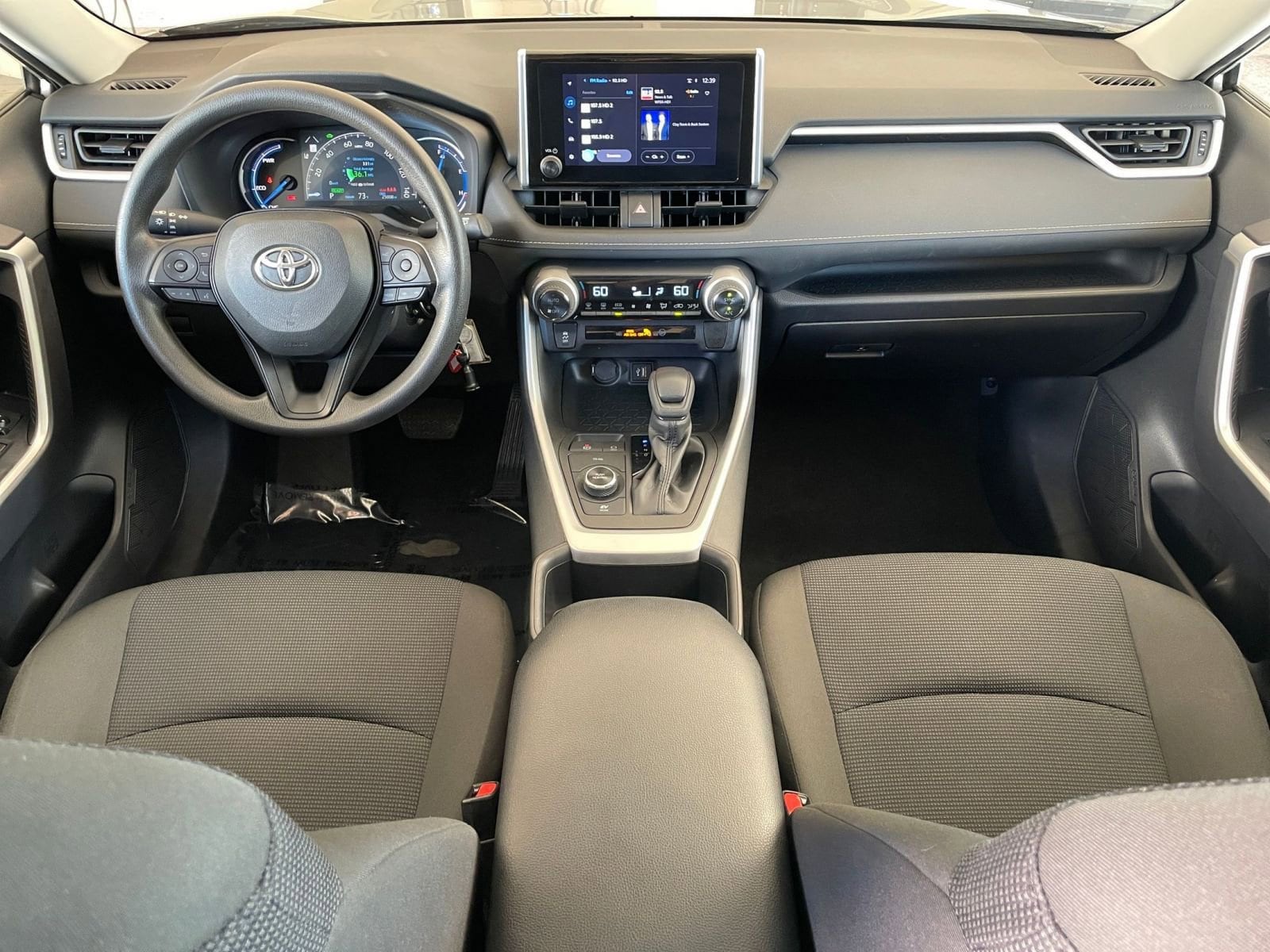 Thumbnail: 2025 Toyota RAV4 - 32