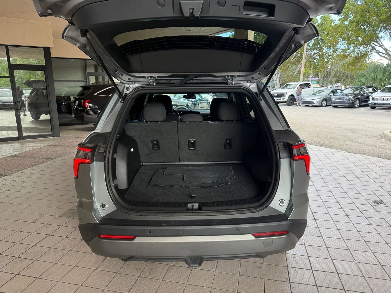 Thumbnail: 2025 Chevrolet Equinox - 24